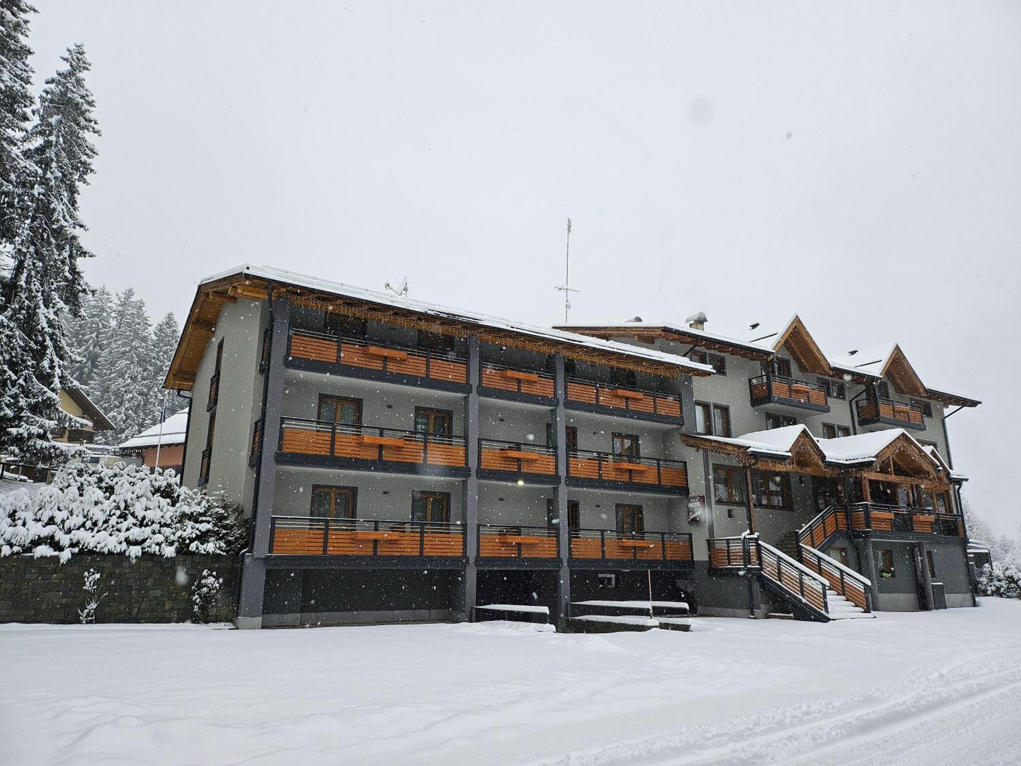 Hotel Fantelli Folgarida Exterior photo
