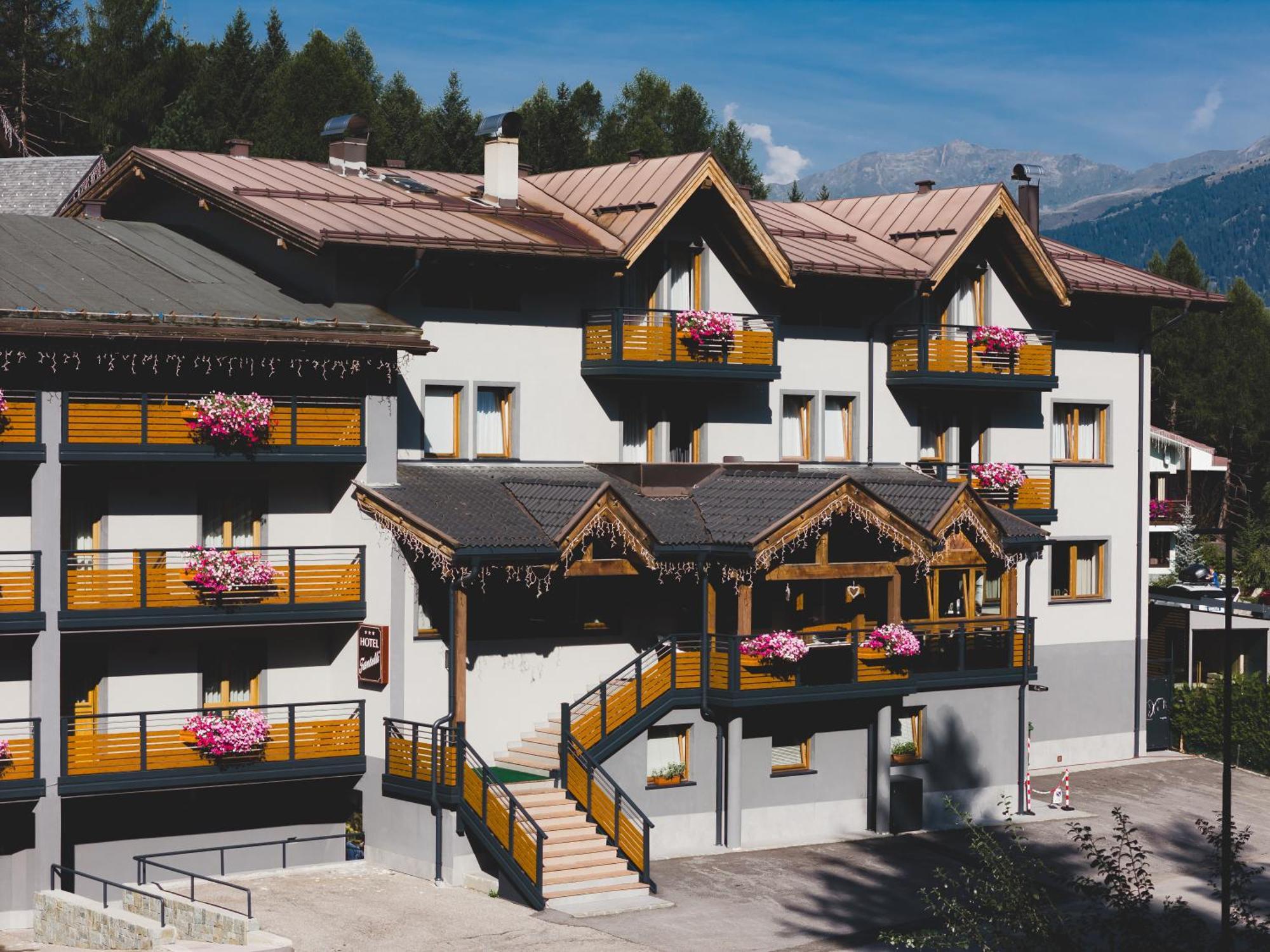 Hotel Fantelli Folgarida Exterior photo